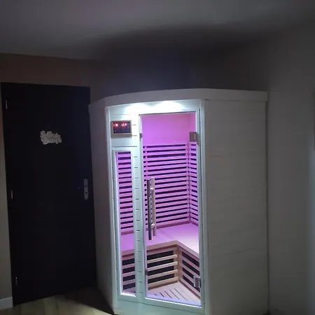 La Vie Est Belle Nyaraló