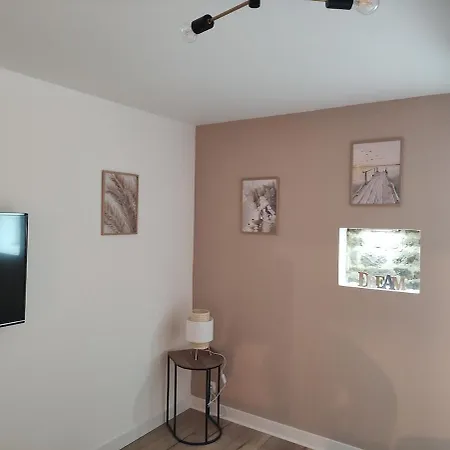 La Vie Est Belle Nyaraló