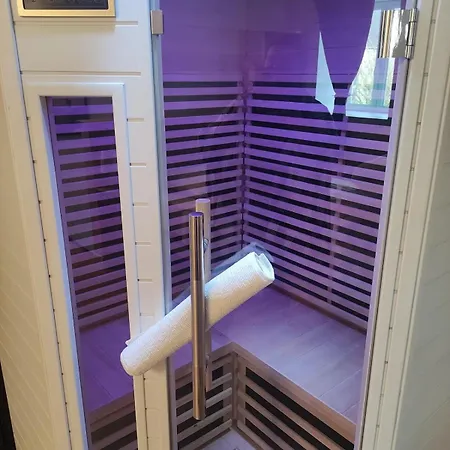 La Vie Est Belle Nyaraló Domjean